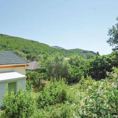 Beautiful In With 4 Bedrooms And Wifi Holiday home