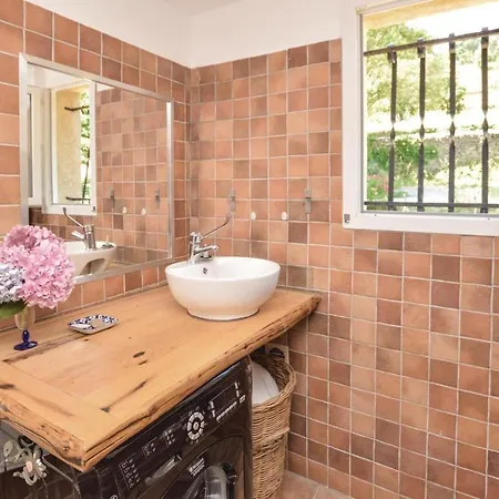 Holiday home Beautiful In With 4 Bedrooms And Wifi *