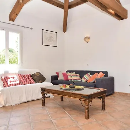 Beautiful In With 4 Bedrooms And Wifi Holiday home